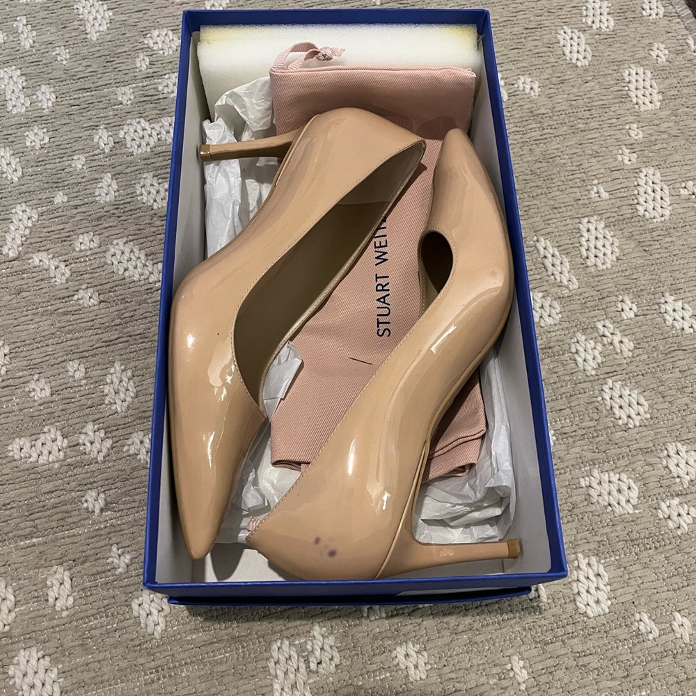 Stuart Weitzman Beige Patent Leather Heels